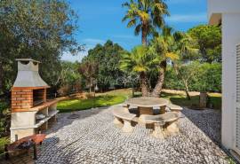 Carvoeiro – 3-bedroom single-storey villa with pool, garage and sea views