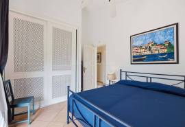 Carvoeiro – 3-bedroom single-storey villa with pool, garage and sea views