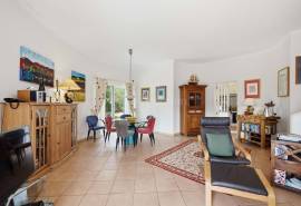 Carvoeiro – 3-bedroom single-storey villa with pool, garage and sea views