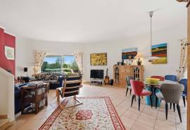 Carvoeiro – 3-bedroom single-storey villa with pool, garage and sea views