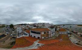 Townhouse in the centre of Ferragudo