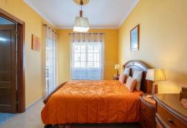 Tavira – 4 bedroom villa with garage and rooftop with sea views.