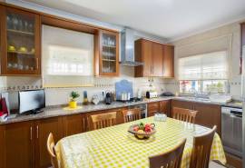 Tavira – 4 bedroom villa with garage and rooftop with sea views.