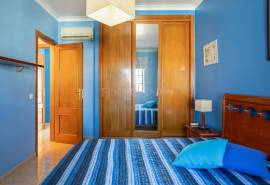 Tavira – 4 bedroom villa with garage and rooftop with sea views.