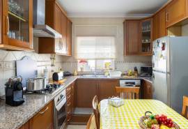 Tavira – 4 bedroom villa with garage and rooftop with sea views.