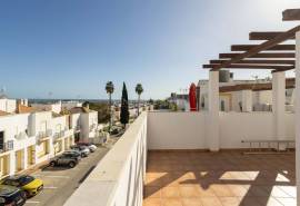Tavira – 4 bedroom villa with garage and rooftop with sea views.