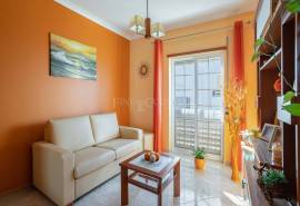 Tavira – 4 bedroom villa with garage and rooftop with sea views.