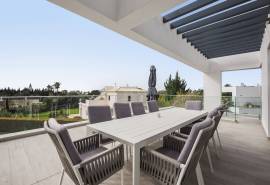 Carvoeiro – Stunning 4-bedroom contemporary villa with sea views