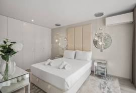 Carvoeiro – Stunning 4-bedroom contemporary villa with sea views