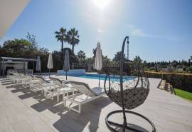 Carvoeiro – Stunning 4-bedroom contemporary villa with sea views