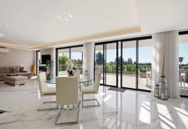 Carvoeiro – Stunning 4-bedroom contemporary villa with sea views