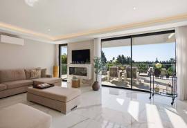 Carvoeiro – Stunning 4-bedroom contemporary villa with sea views