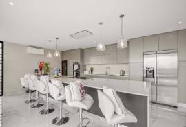 Carvoeiro – Stunning 4-bedroom contemporary villa with sea views