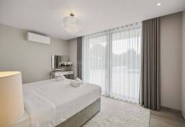 Carvoeiro – Stunning 4-bedroom contemporary villa with sea views