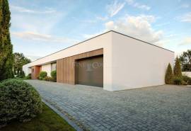 Contemporary 3-bedroom villa between Lagos and Portimão