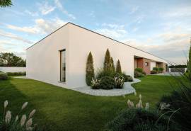 Contemporary 3-bedroom villa between Lagos and Portimão