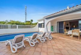 Vale do Lobo – south facing 3 bedroom villa with pool