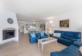 Vale do Lobo – south facing 3 bedroom villa with pool