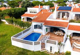 Vale do Lobo – south facing 3 bedroom villa with pool