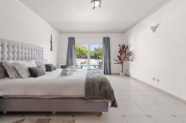 Carvoeiro - 5+2-bedroom villa just a short stroll from the beach of Senhora da Rocha