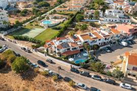 Carvoeiro - 5+2-bedroom villa just a short stroll from the beach of Senhora da Rocha