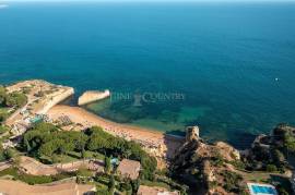 Carvoeiro - 5+2-bedroom villa just a short stroll from the beach of Senhora da Rocha