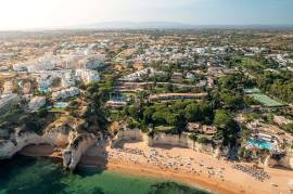 Carvoeiro - 5+2-bedroom villa just a short stroll from the beach of Senhora da Rocha