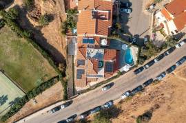 Carvoeiro - 5+2-bedroom villa just a short stroll from the beach of Senhora da Rocha