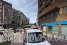 Commercial premises on the corner with double access and rental option with purchase on Avenida Enekuri – Deusto