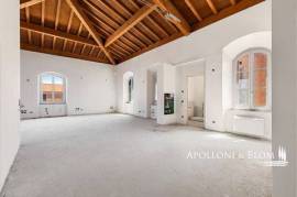 Professional First Floor Office in historic borgo – Montepulciano