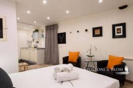 Renovated studio apartment in the city centre – Siena
