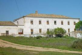 Unique and historic 19th century Manor House with 22 acres of plot.