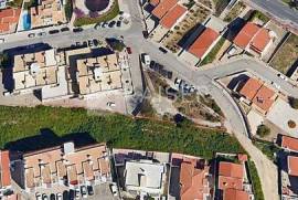 Building plot in a privileged location, close to the beach