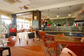 Restaurant / Snack-Bar on a busy road in Albufeira.