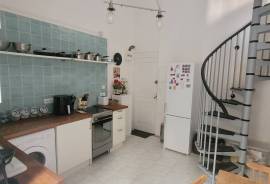 Charming, Furnished And Renovated Duplex Apartment In The Centre Of The Village, With 60 M2 Of Living Space And Courtyard.