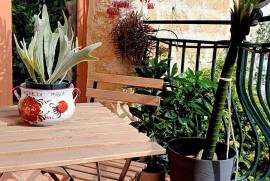 Beautiful Town House Full Of Character Offering 195 M2 Of Living Space, A Delightful Courtyard With Jacuzzi And A Pleasant Terrace, In The Heart Of The Center