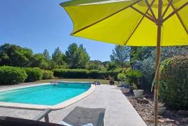 Charming Single Storey Villa With 190 M2 Of Living Space On A 3135 M2 Landscaped Plot With Pool Superb