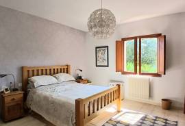 Charming Single Storey Villa With 190 M2 Of Living Space On A 3135 M2 Landscaped Plot With Pool Superb