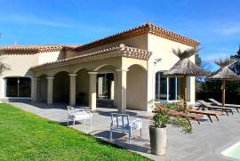 Superb High-End Single Storey Villa And Independent Guest Cottage On A Magnificent Landscaped Plot Of 5500 M2 With Pool, Horse Stalls And Spectacular Views. Superb High-End Single Storey Villa And Independent Guest Cottage On A Magnificent Landscaped Plot Of 5500 M2 With Pool, Horse Stalls And Spectacular Views.