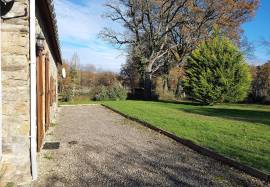 House with garage for sale in the south of the Brenne, 36