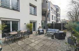 Apartment with Lovely Terrace East of Paris