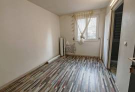 Apartment with Lovely Terrace East of Paris