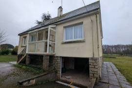 Detached Country House with Garden by the Coast