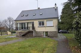 Detached Country House with Garden by the Coast