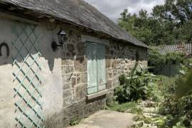 Country House to Renovate, Ideal Location