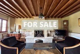 Charming Duplex Apartment by Golf Course Charming Duplex Apartment by Golf Course