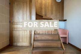 Charming Duplex Apartment by Golf Course Charming Duplex Apartment by Golf Course