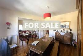 Detached Bagnolaise Villa with Lovely Garden