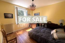 Detached Bagnolaise Villa with Lovely Garden