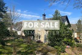 Detached Bagnolaise Villa with Lovely Garden